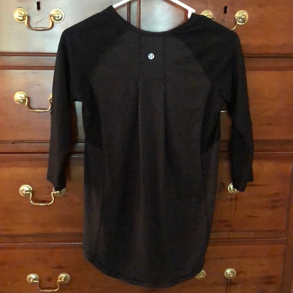 Lulu lemon top - Picture 3 of 4